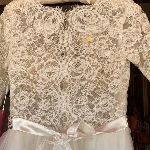 NWT Babyonline DRESS wedding gown in size 2 - Picture 3 of 5